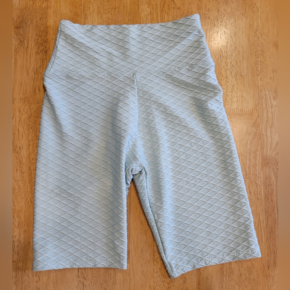 EUC Bella Movement Mint Green Biker shorts